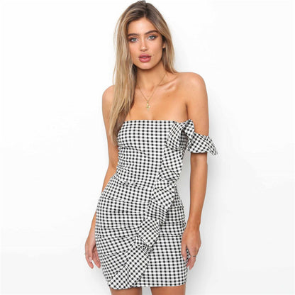 Robe courte à épaules dénudées