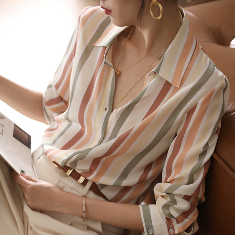 Chemise à rayures pour femme.