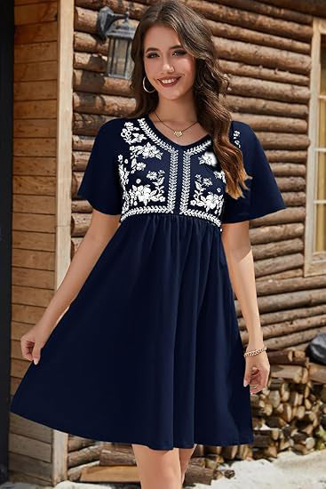 Robe décontractée pour femme à col en V, imprimée, manches courtes, taille marquée et coupe ample.