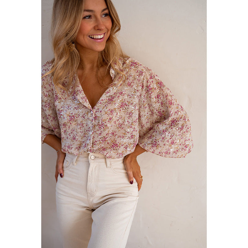 Chemise tendance pour femme à rangée unique de boutons multiples.