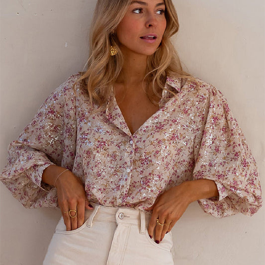 Chemise tendance pour femme à rangée unique de boutons multiples.