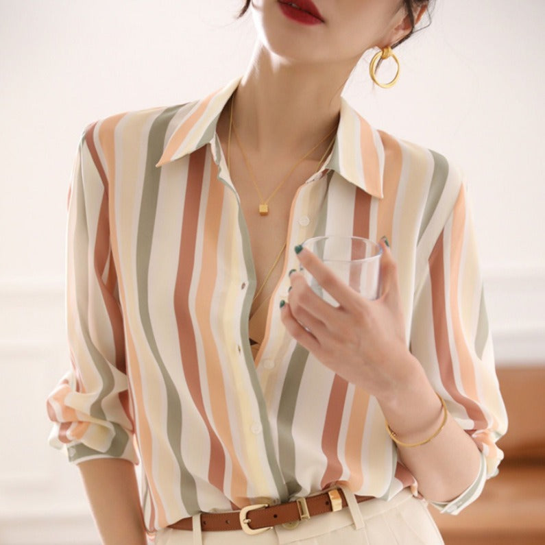 Chemise à rayures pour femme.