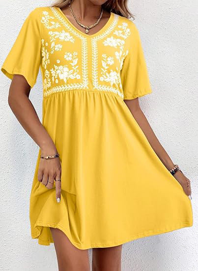 Robe décontractée pour femme à col en V, imprimée, manches courtes, taille marquée et coupe ample.